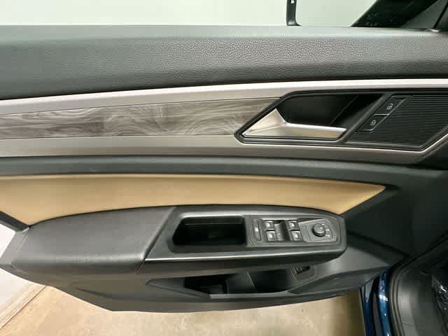Used 2020 Volkswagen Atlas Cross Sport SE w/ Panoramic Sunroof Package AWD/4WD image 19