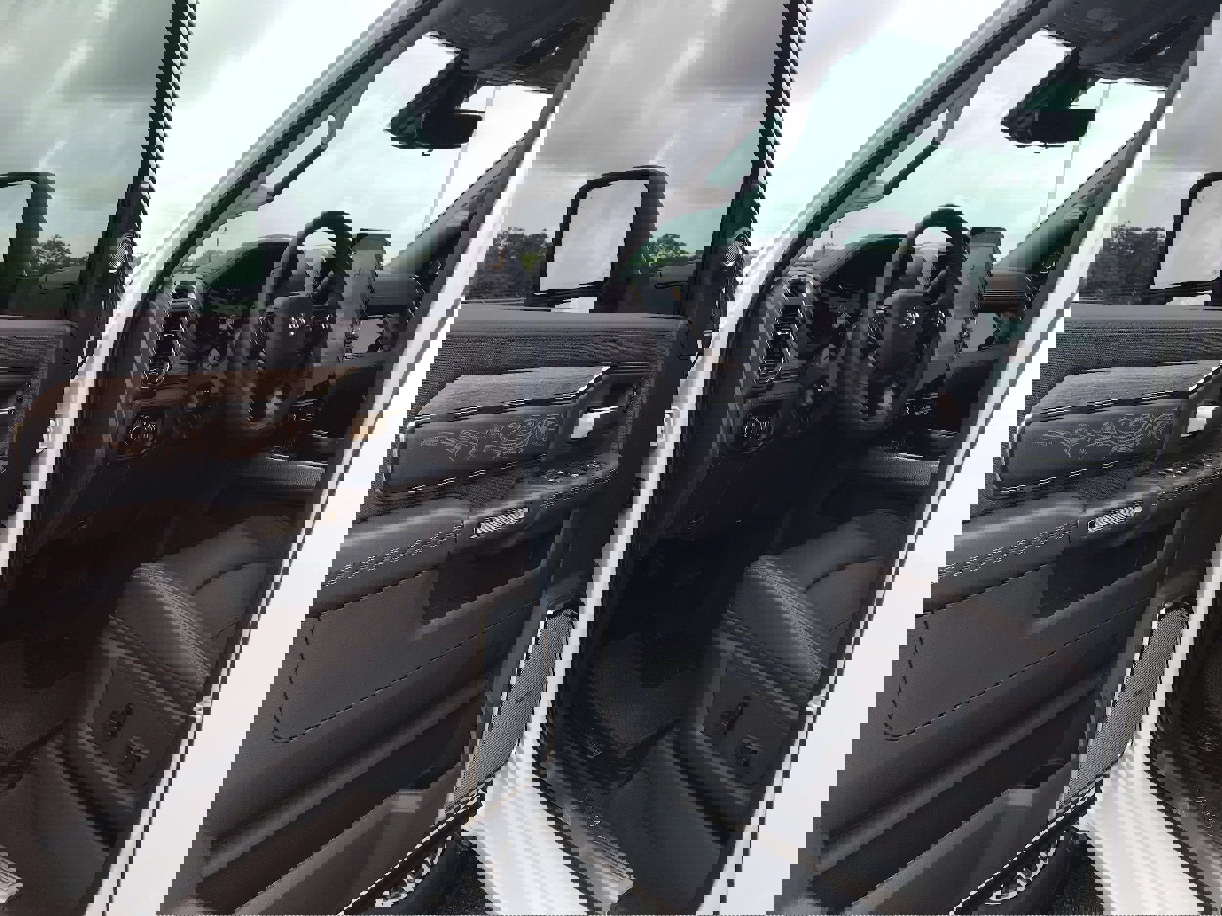 New 2025 RAM 2500 Limited image 23