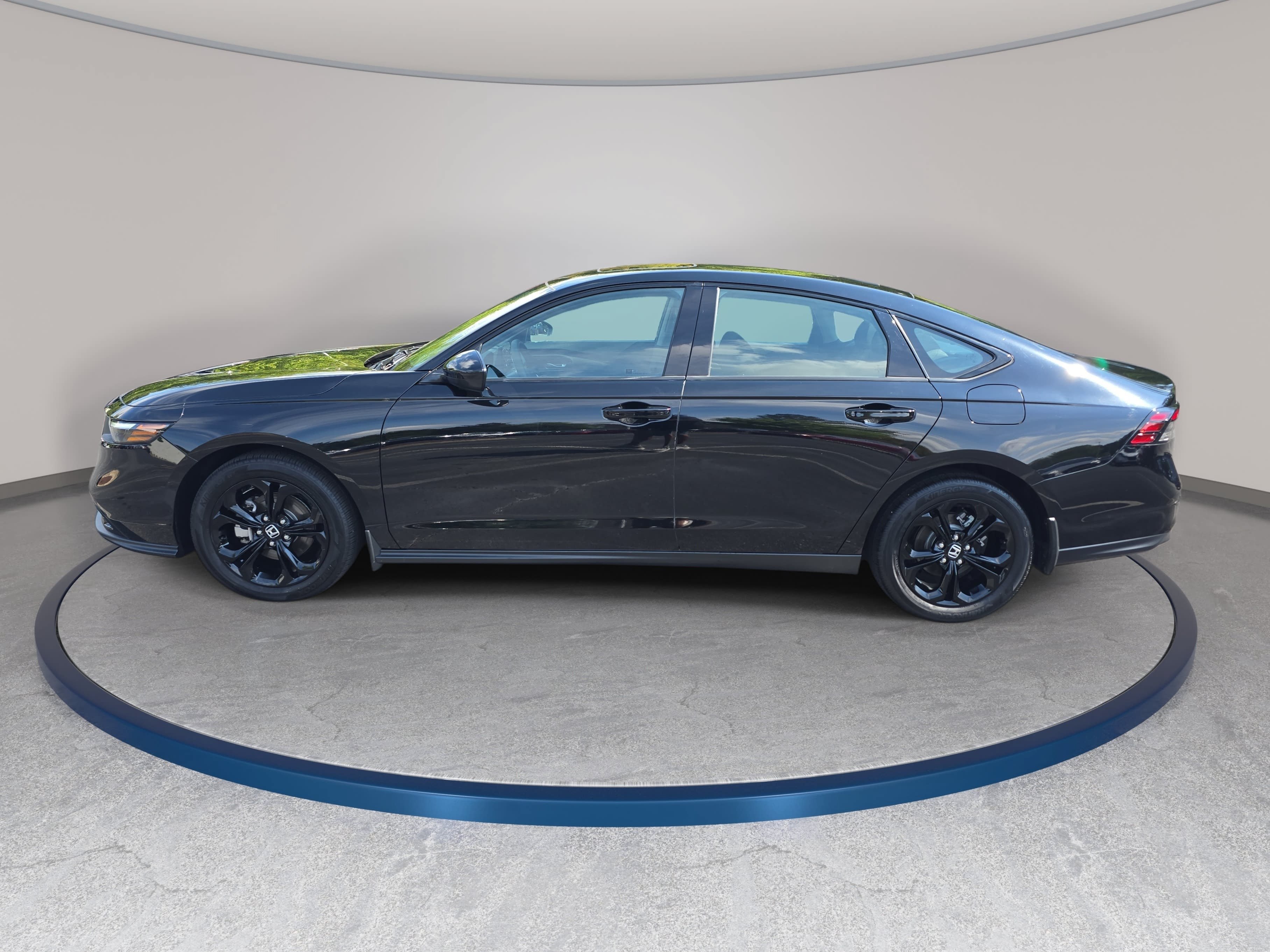 Certified 2025 Honda Accord SE image 8
