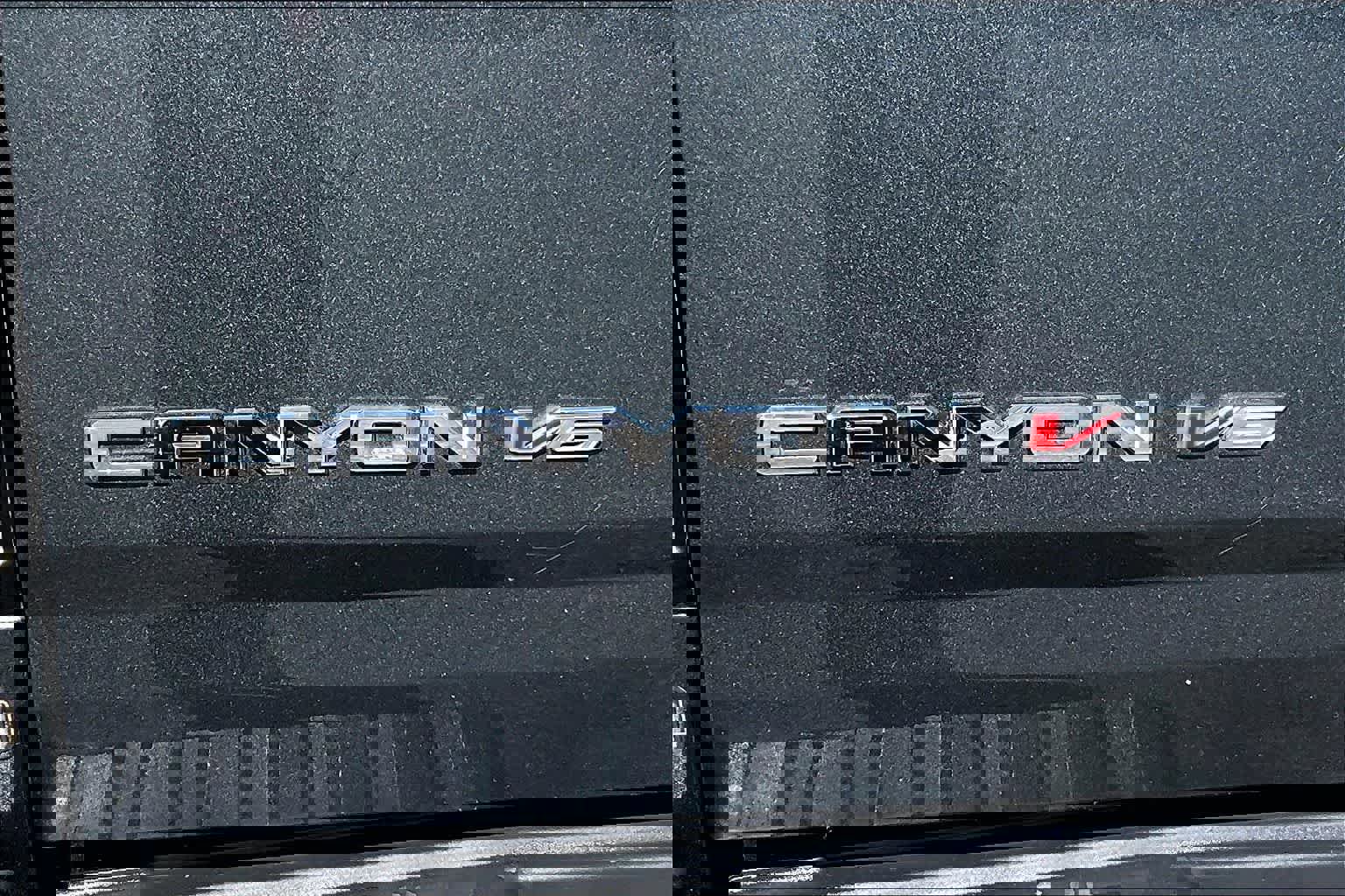 Used 2017 GMC Canyon SLT w/ Driver Alert Package image 7