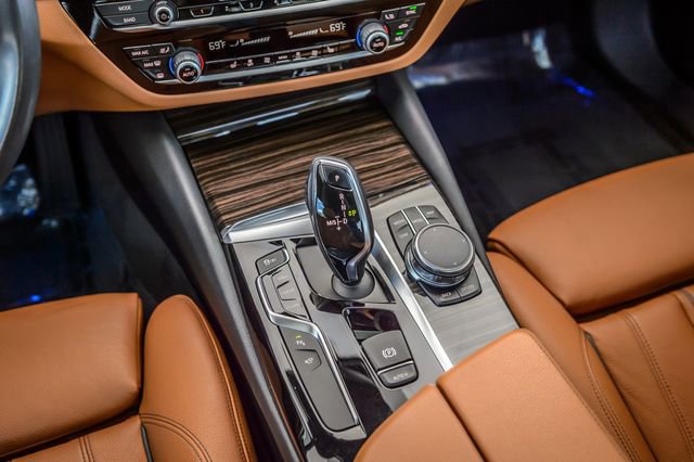 Used 2018 BMW 540i w/ Premium Package RWD image 32