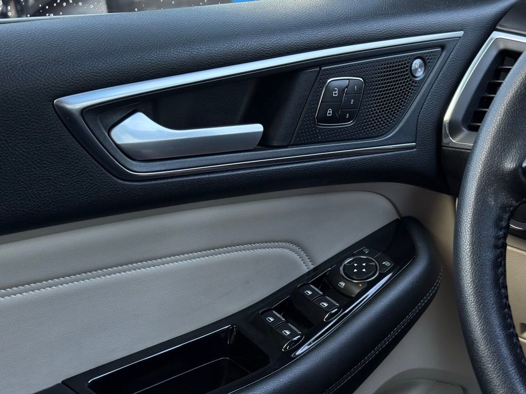 Used 2019 Ford Edge Titanium w/ Equipment Group 301A FWD image 30