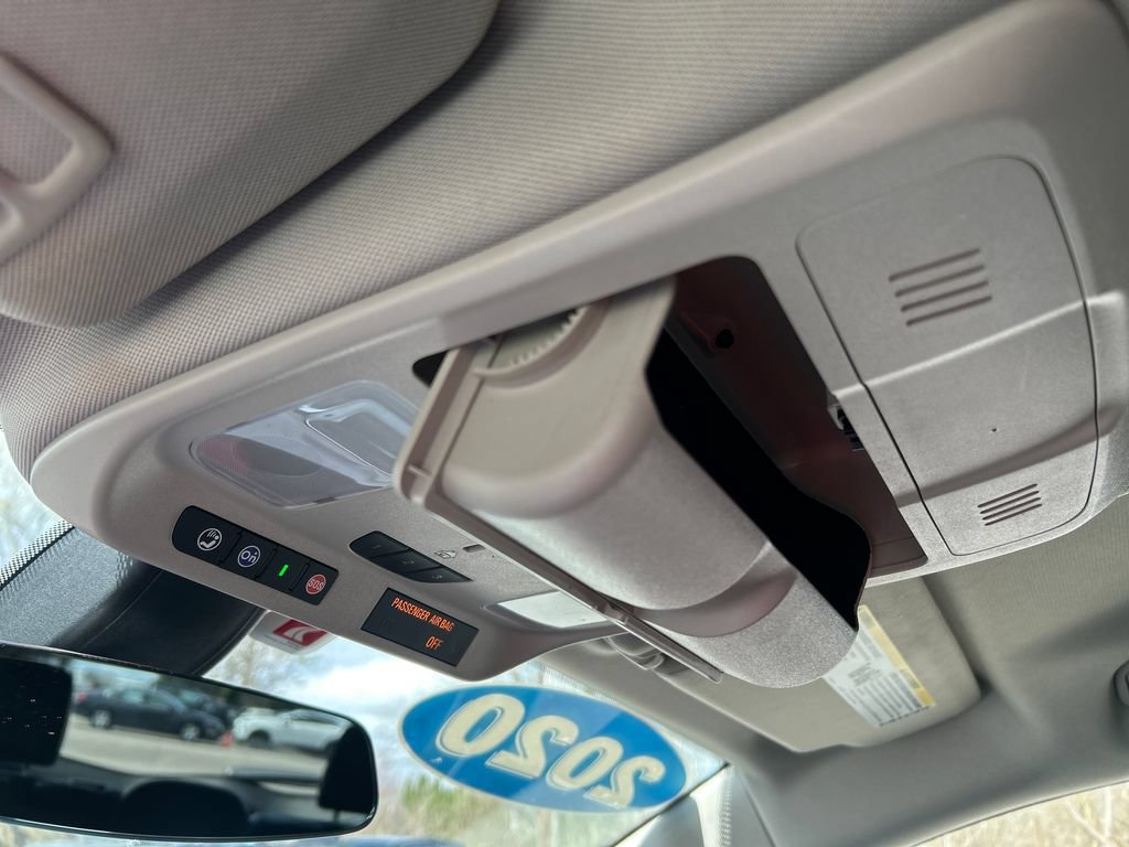 Used 2020 Buick Envision Essence FWD image 33