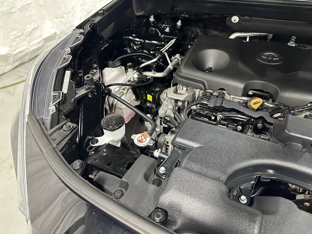 Used 2025 Toyota RAV4 XLE FWD image 66