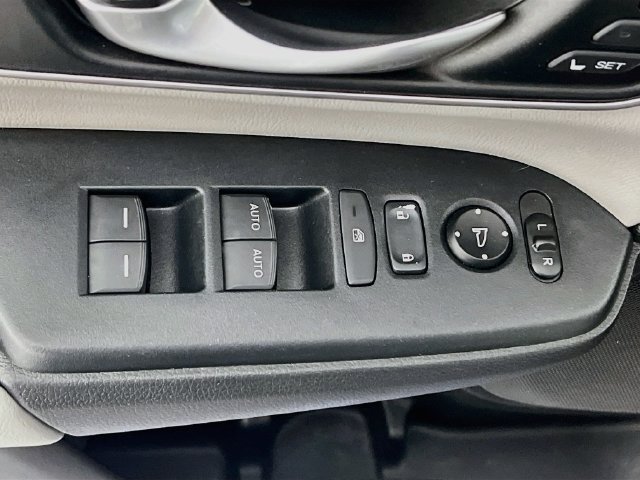 Used 2017 Honda CR-V EX-L image 12
