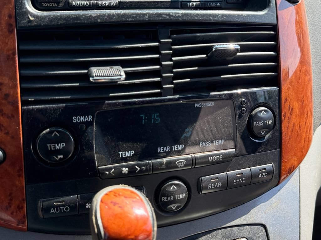 Used 2008 Toyota Sienna XLE FWD image 28