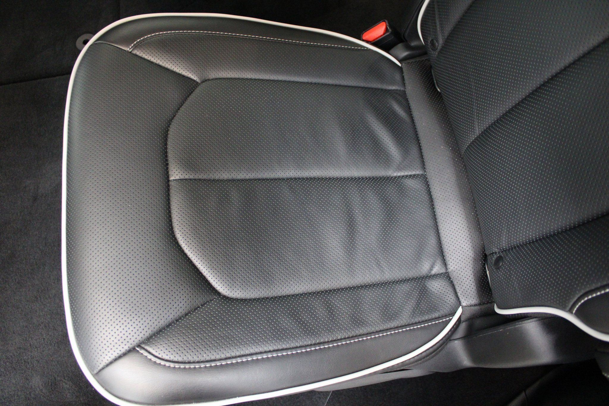 Used 2025 Chrysler Pacifica Limited image 17