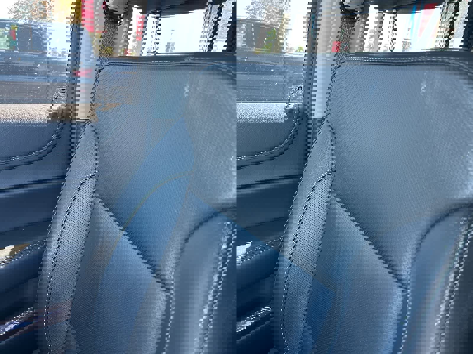 Used 2018 GMC Yukon SLT w/ HD Trailering Package image 40