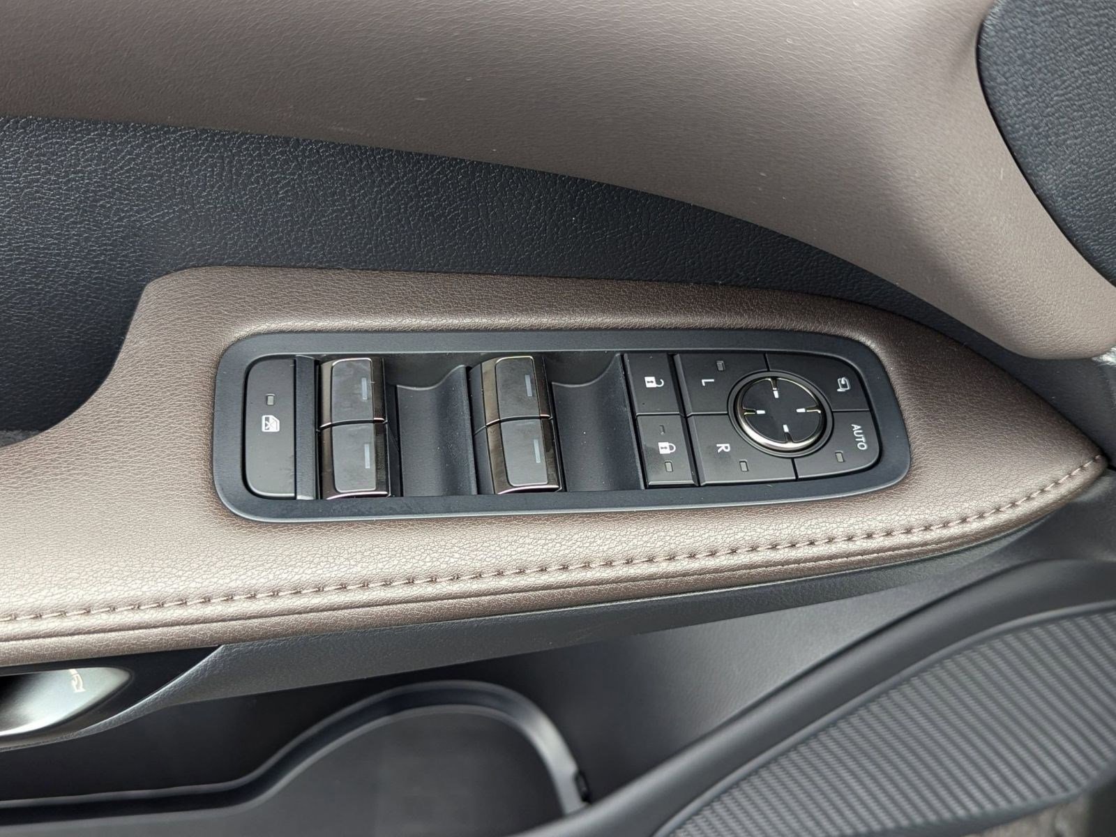 New 2025 Lexus RX 350 w/ Luxury Package image 24