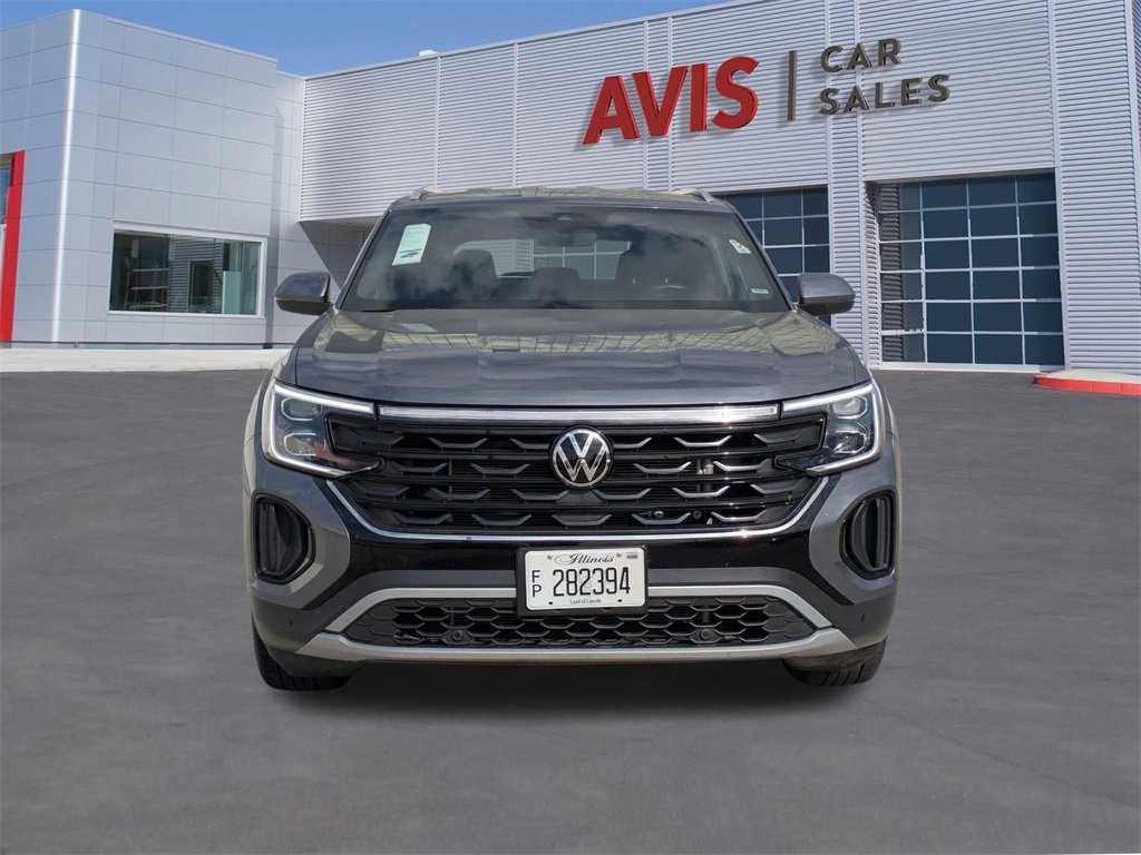 Used 2025 Volkswagen Atlas Cross Sport SE image 2
