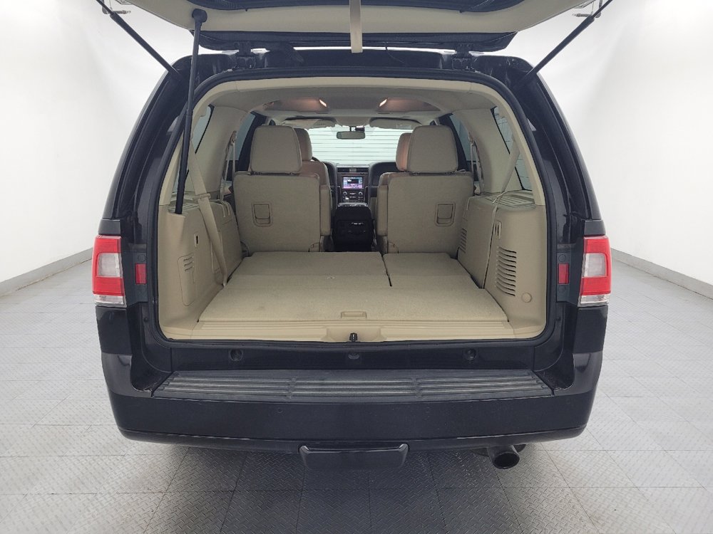 Used 2015 Lincoln Navigator 4WD w/ Equipment Group 101A Reserve image 29