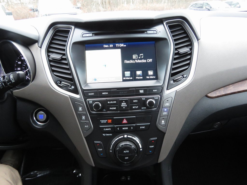 Used 2017 Hyundai Santa Fe Limited image 31