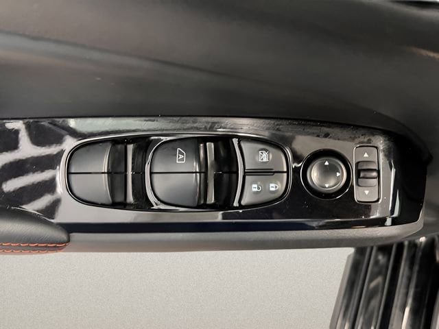 Used 2025 Nissan Altima 2.5 SR FWD image 16