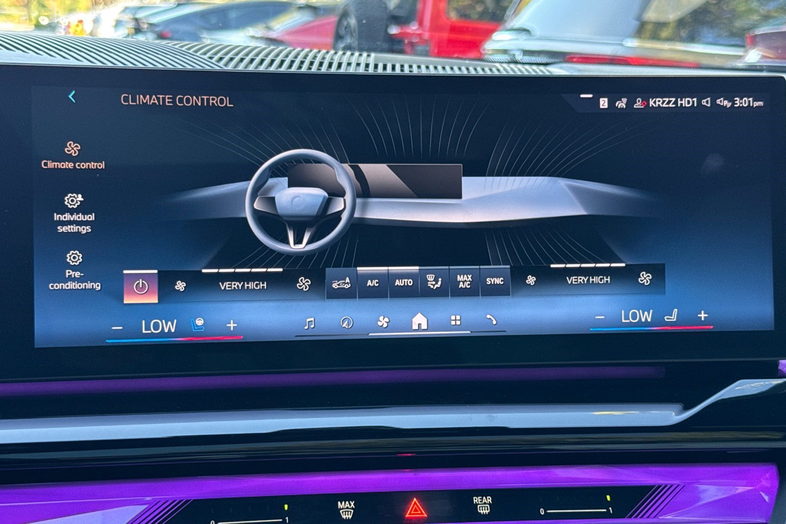 Certified 2025 BMW 550e xDrive w/ Premium Package AWD/4WD image 27