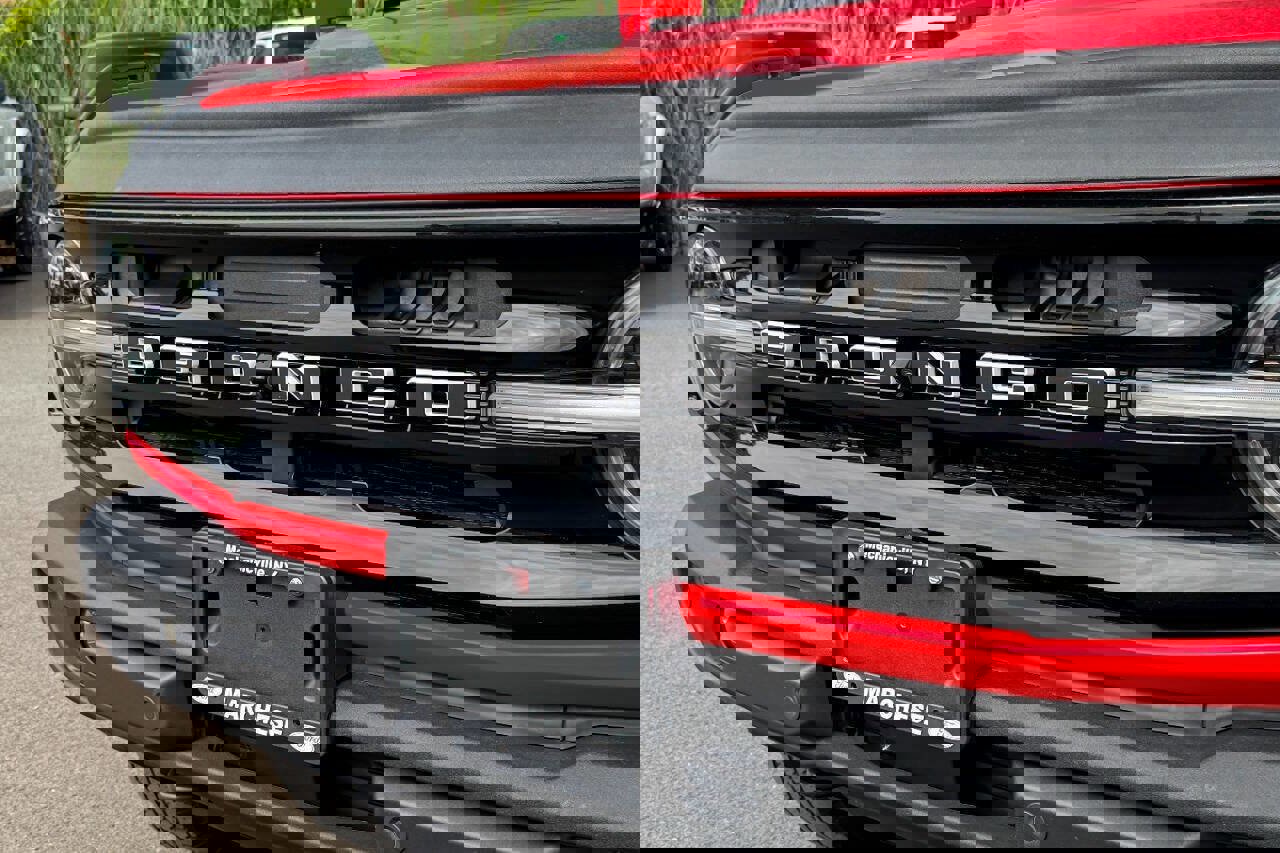 Used 2023 Ford Bronco Outer Banks image 9