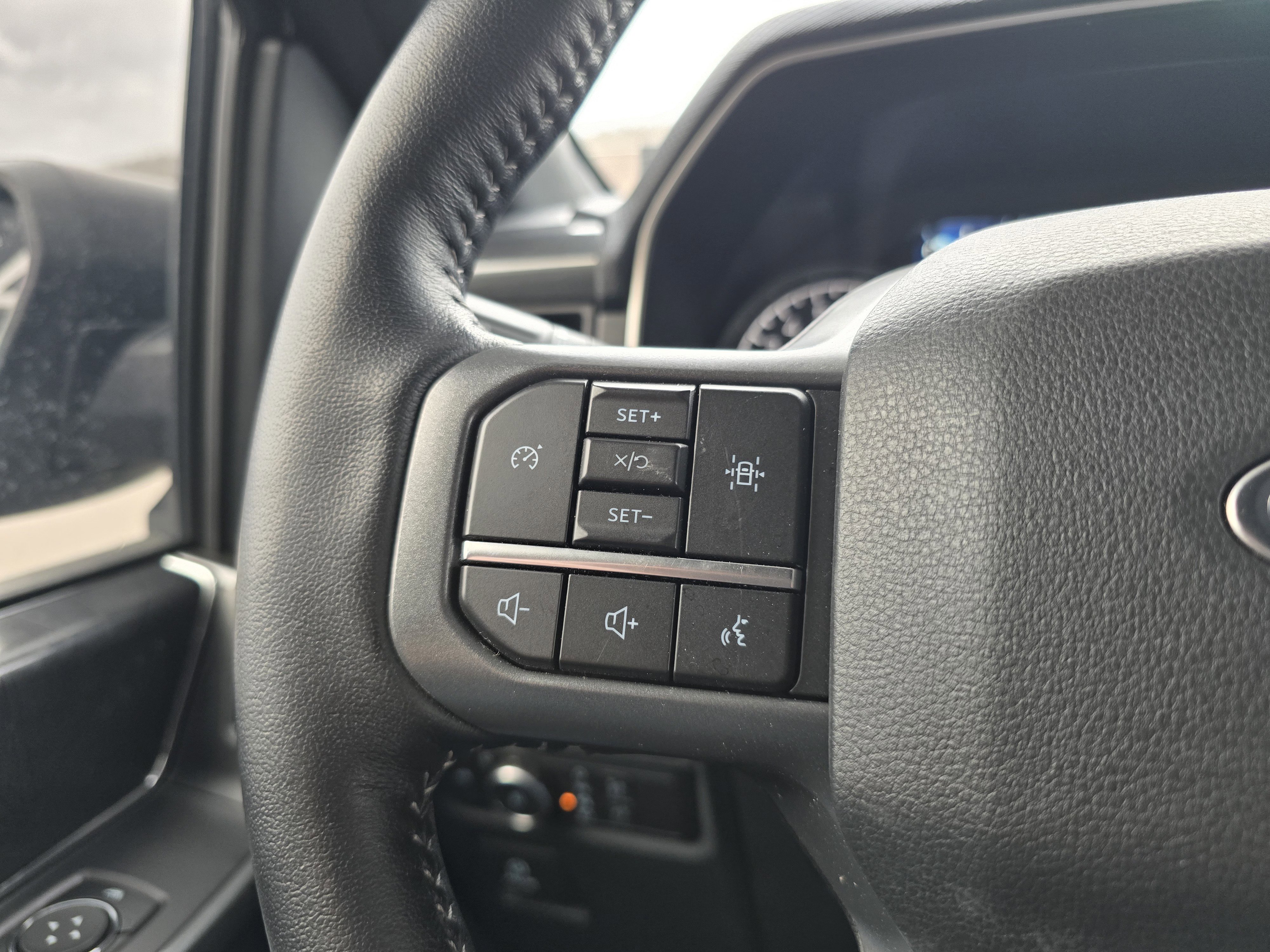 Used 2022 Ford F150 XLT w/ Equipment Group 302A High image 19