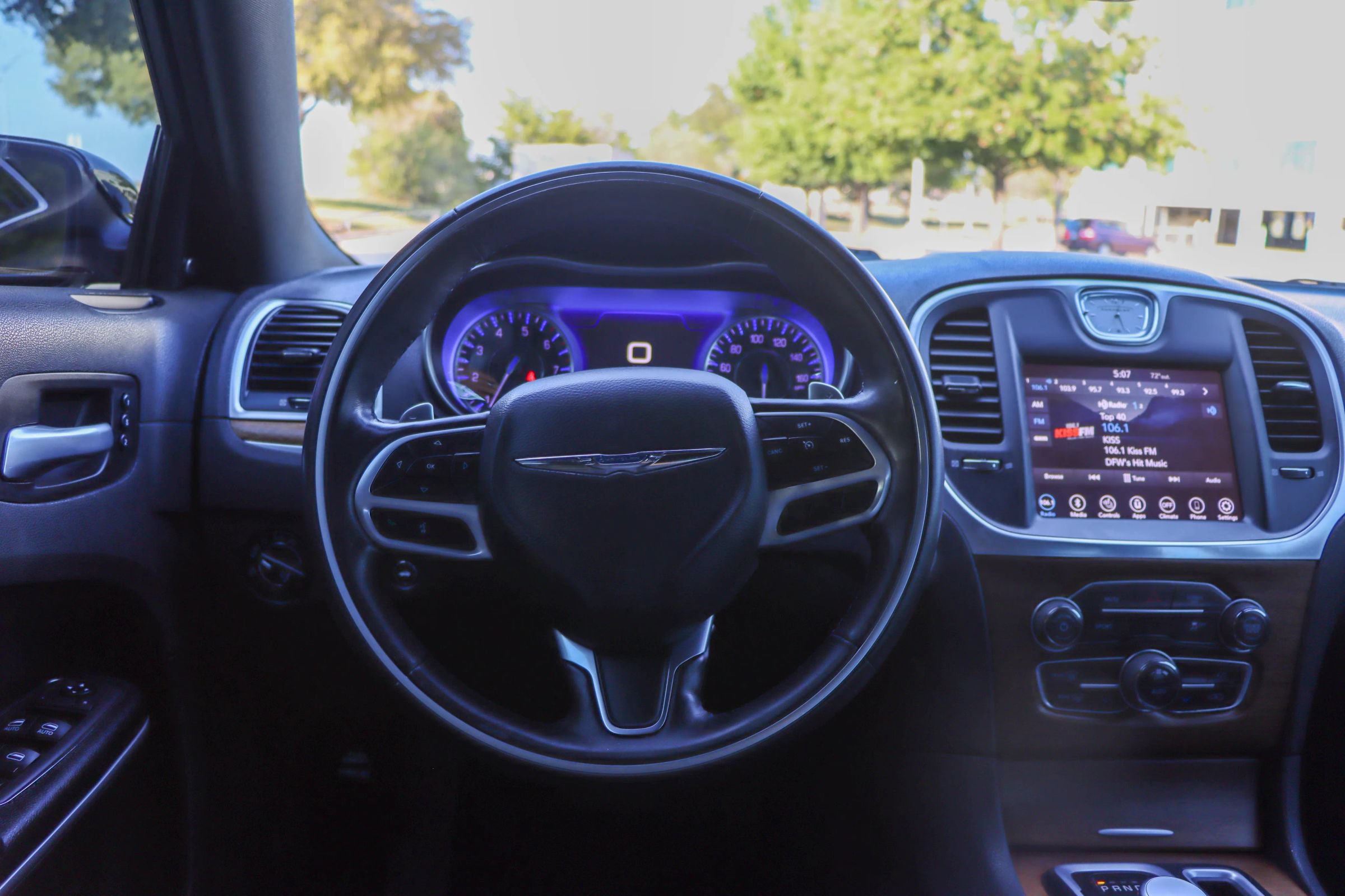 Used 2019 Chrysler 300 C RWD image 26