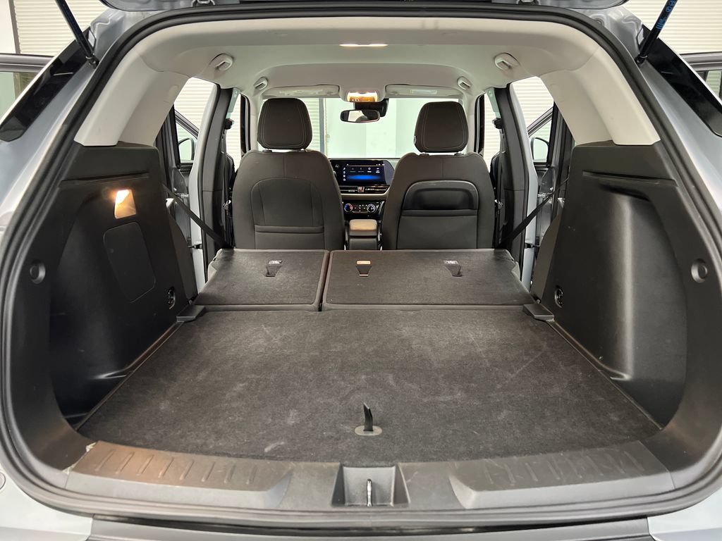 Used 2025 Chevrolet TrailBlazer LT AWD/4WD image 36