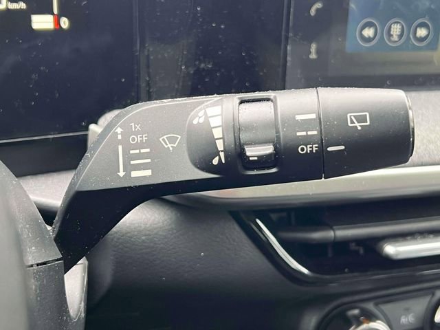 Used 2025 Nissan Kicks SV w/ Illumination Package image 24