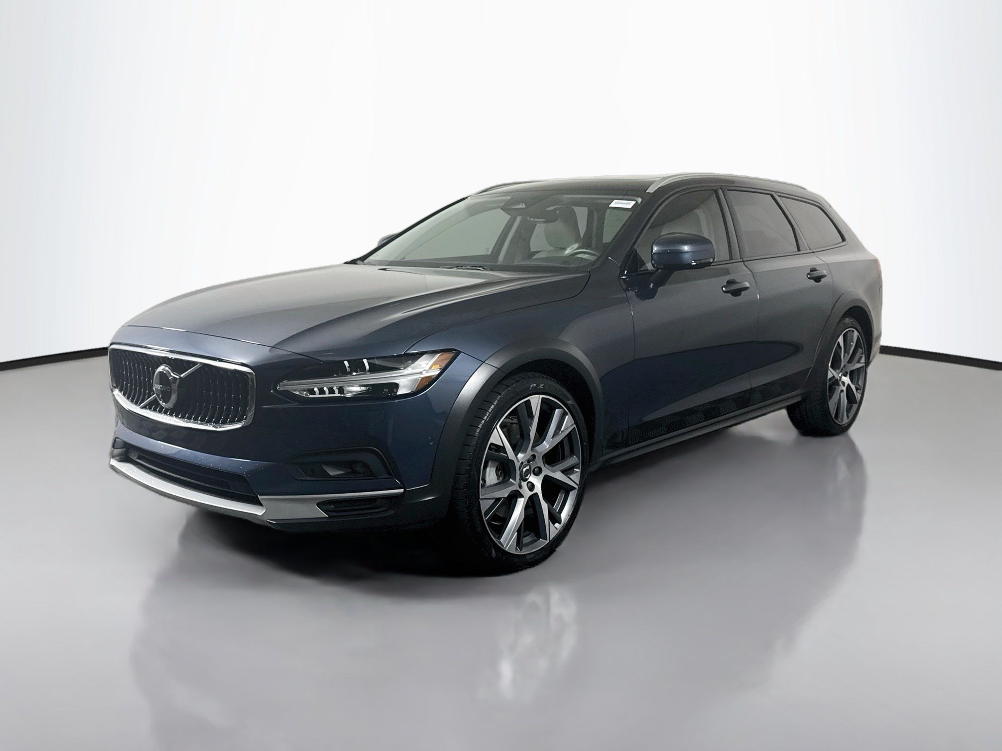 Used 2025 Volvo V90 B6 Cross Country Ultra w/ Protection Package Premier AWD/4WD image 4