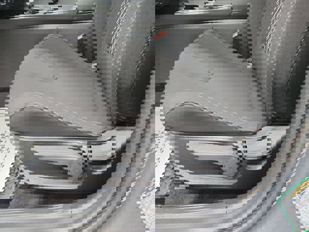 Used 2024 Hyundai Elantra SEL w/ Convenience Package image 20