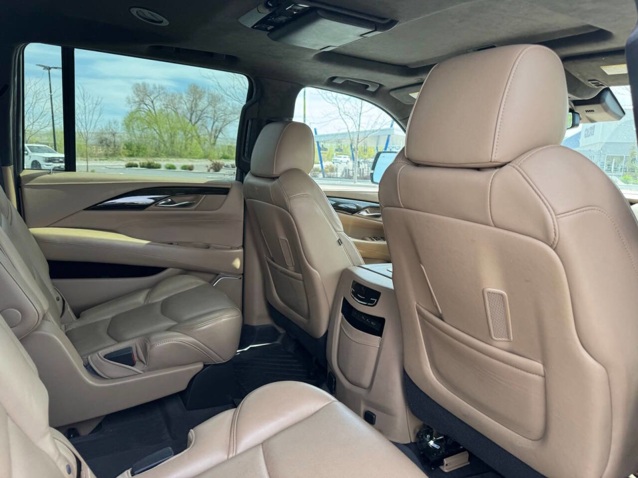 Used 2020 Cadillac Escalade ESV Platinum AWD/4WD image 15