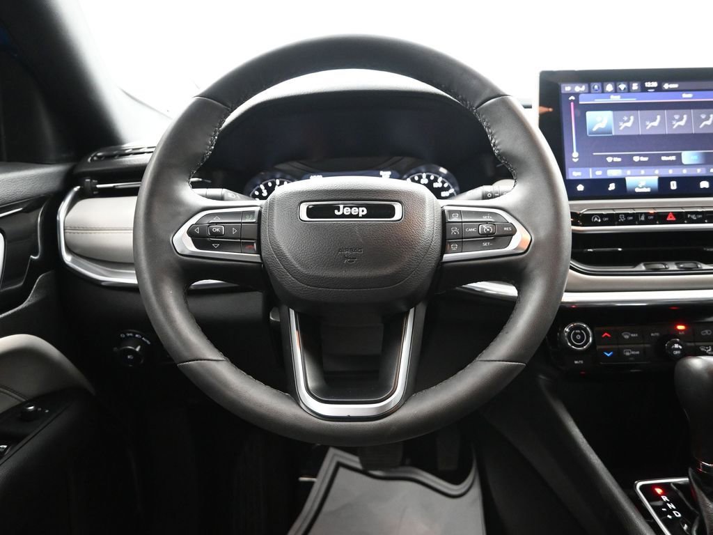 Used 2024 Jeep Compass Limited image 32