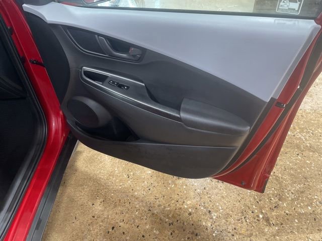Used 2019 Hyundai Kona SE image 32