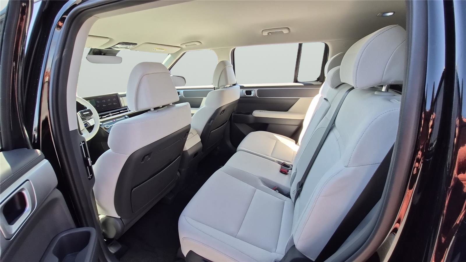 Certified 2026 Hyundai Santa Fe SE w/ Tow & Go Package image 19