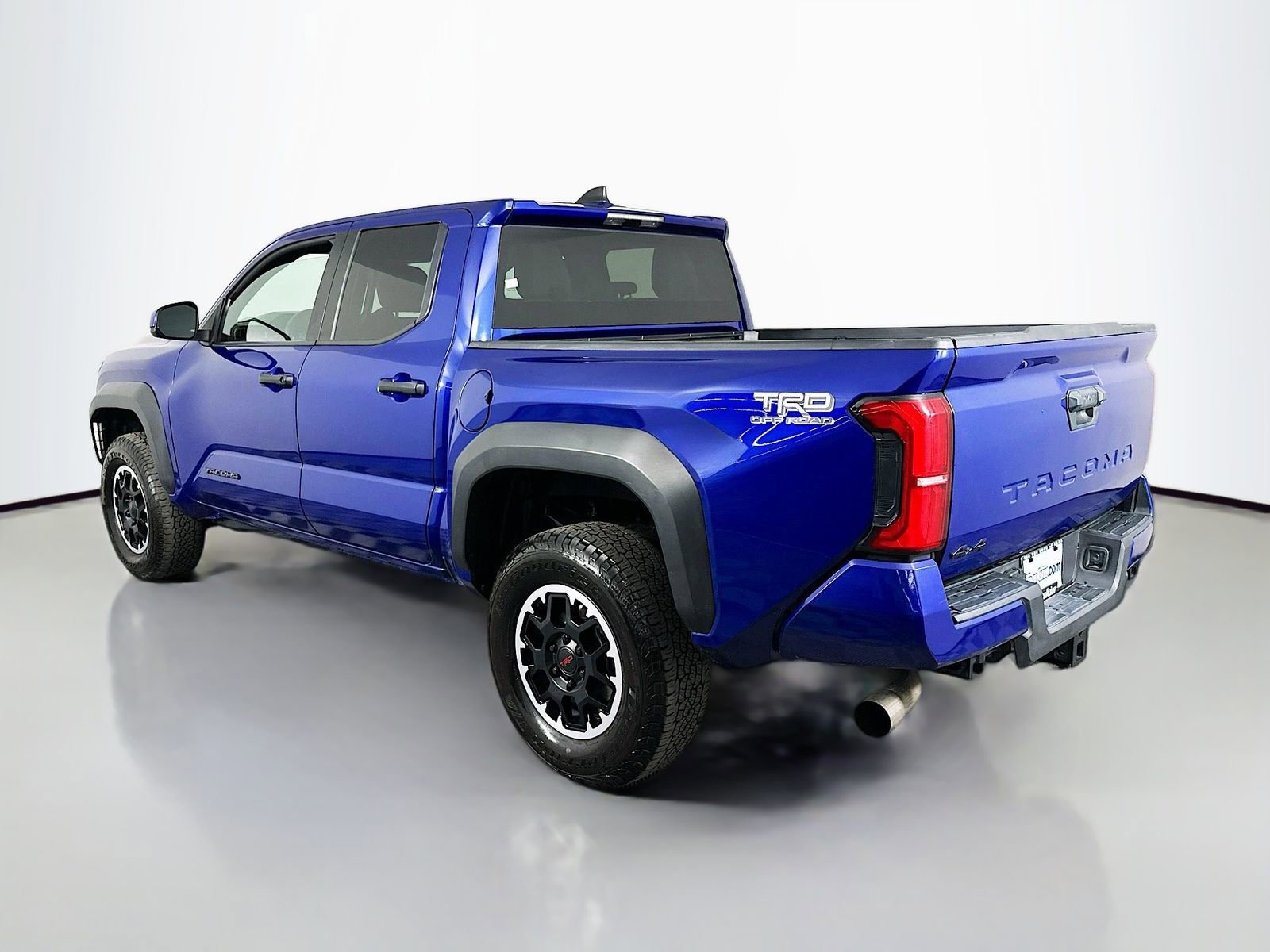 Certified 2024 Toyota Tacoma TRD Off-Road AWD/4WD image 5