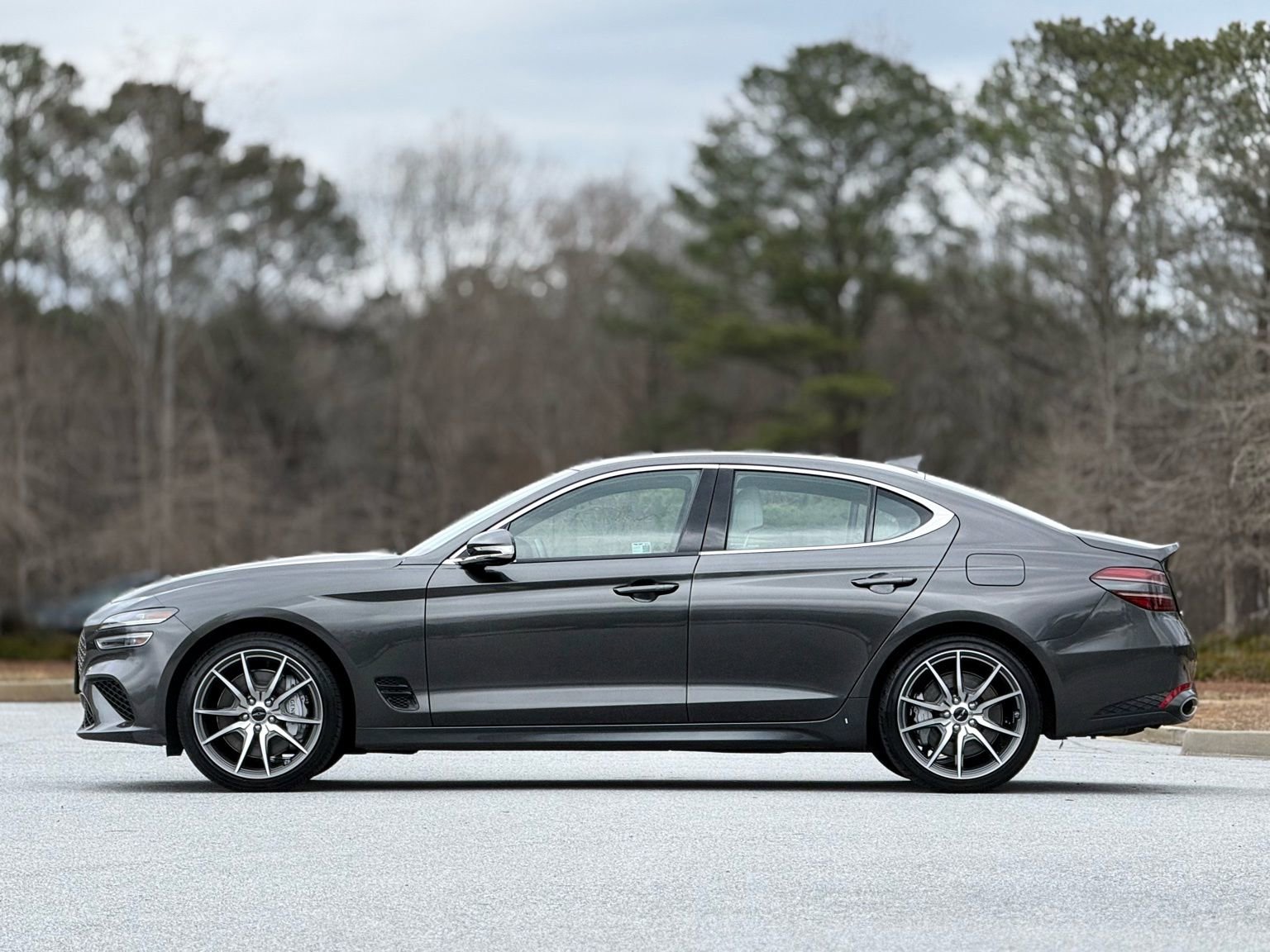 Used 2025 Genesis G70 2.5T image 8