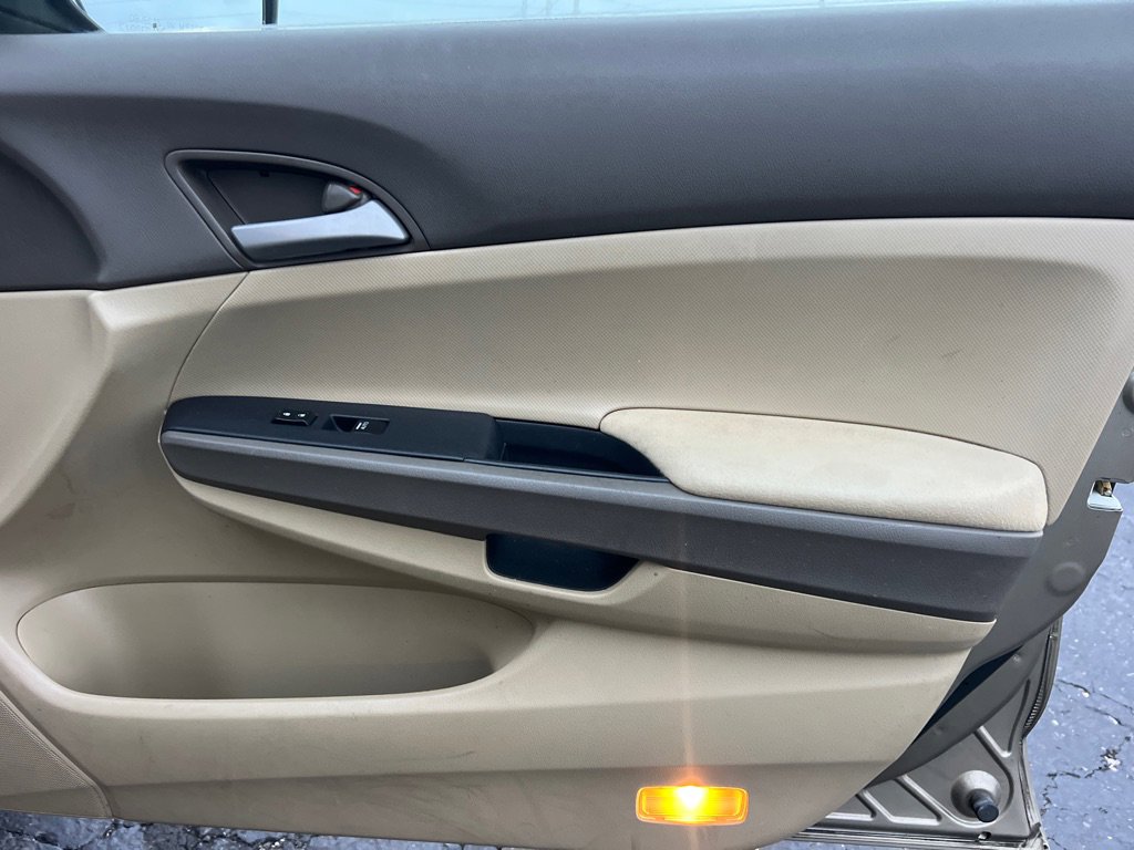 Used 2010 Honda Accord LX-P image 18