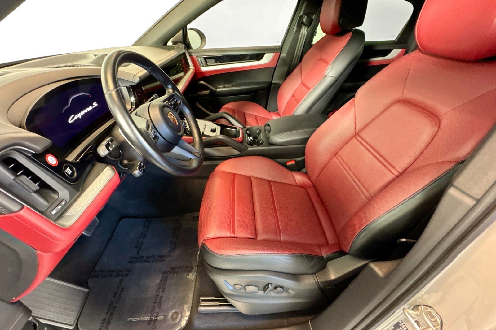 Used 2024 Porsche Cayenne S image 20