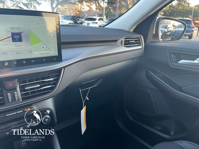 New 2025 Ford Escape SE w/ Class II Trailer Tow Package image 25