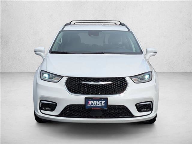 Used 2022 Chrysler Pacifica Touring-L image 2