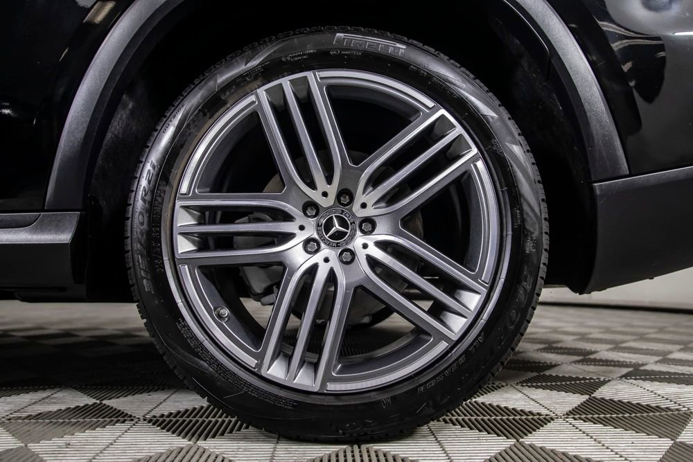 Used 2025 Mercedes-Benz GLS 450 4MATIC image 17