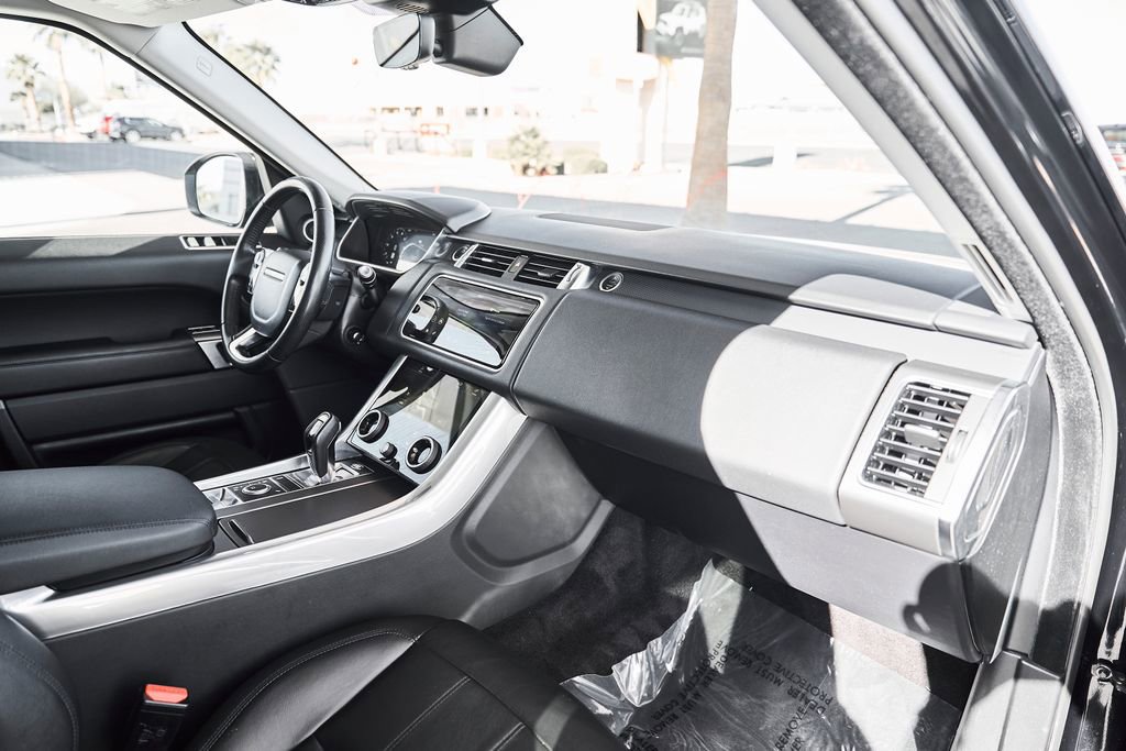 Used 2020 Land Rover Range Rover Sport SE image 22