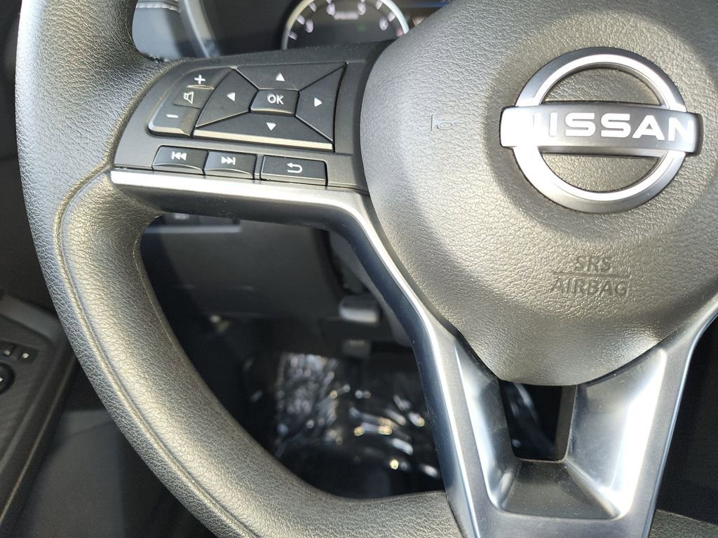 Used 2025 Nissan Sentra SV FWD image 23