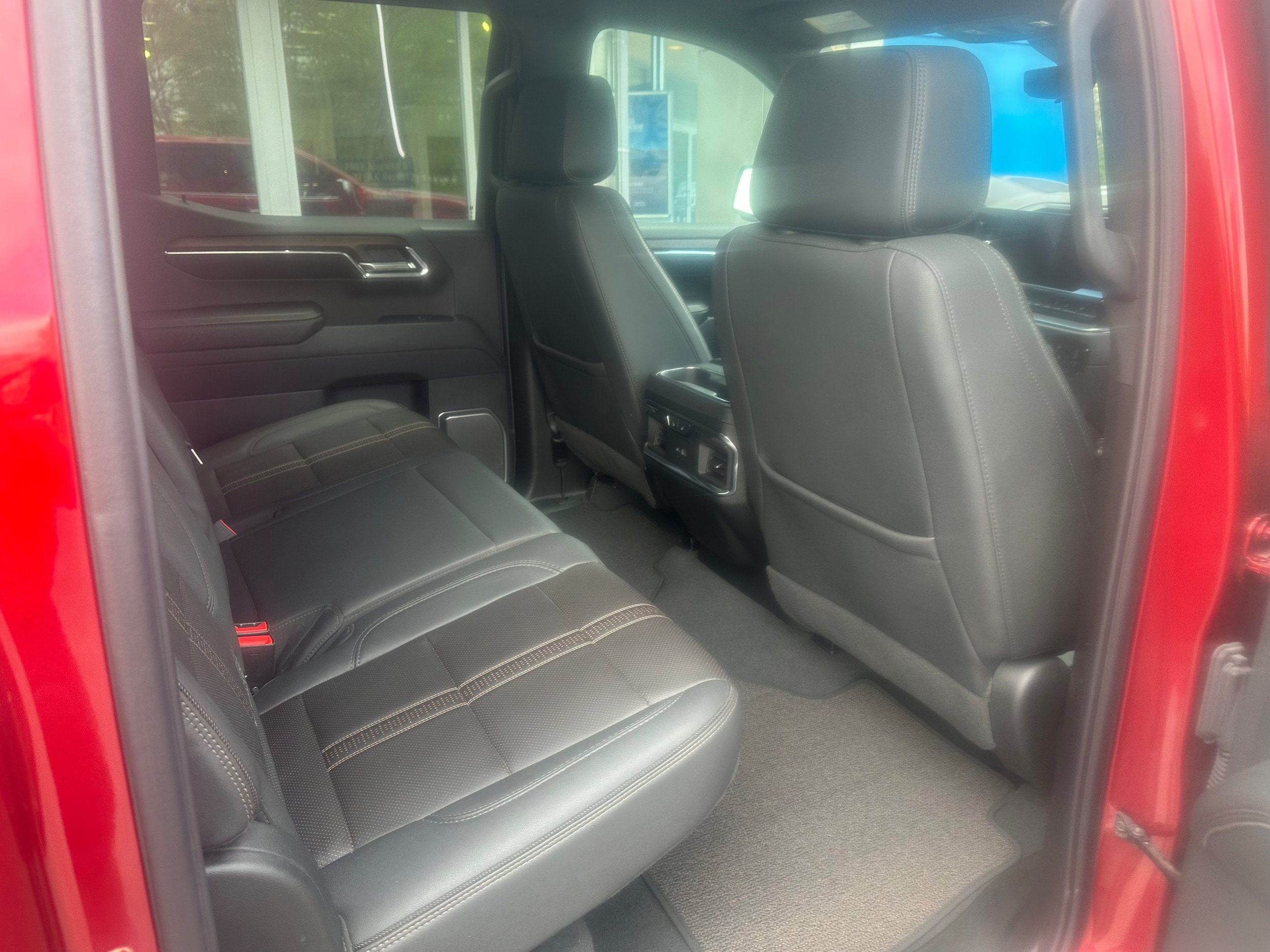 Used 2024 Chevrolet Silverado 1500 High Country w/ Technology Package AWD/4WD image 7