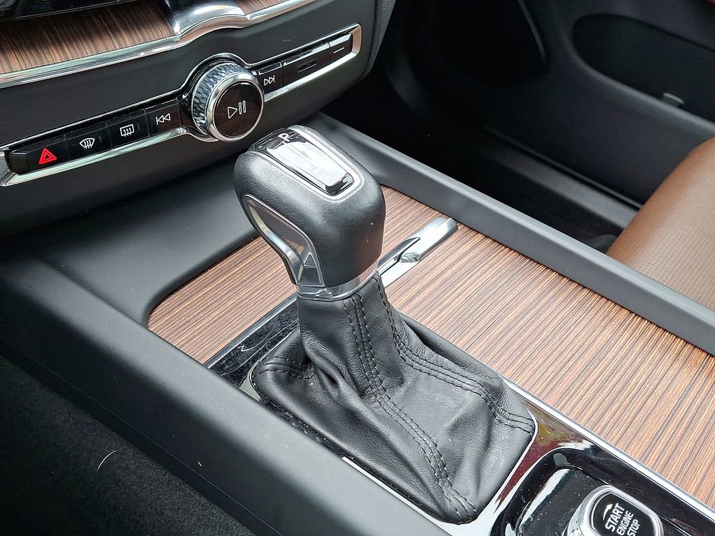 Used 2019 Volvo XC60 T5 Inscription image 15