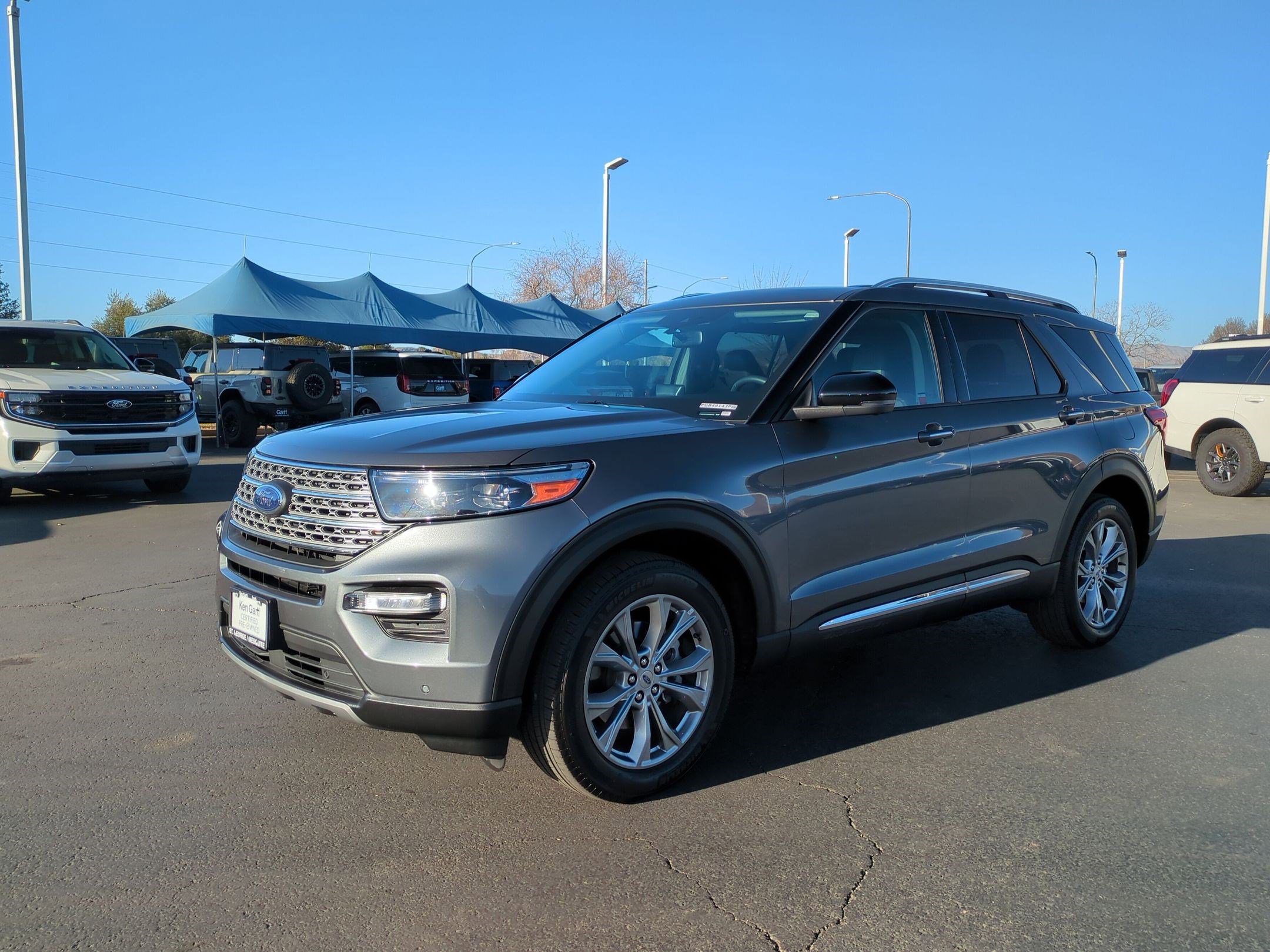 Used 2023 Ford Explorer Limited w/ Limited Technology Package image 7