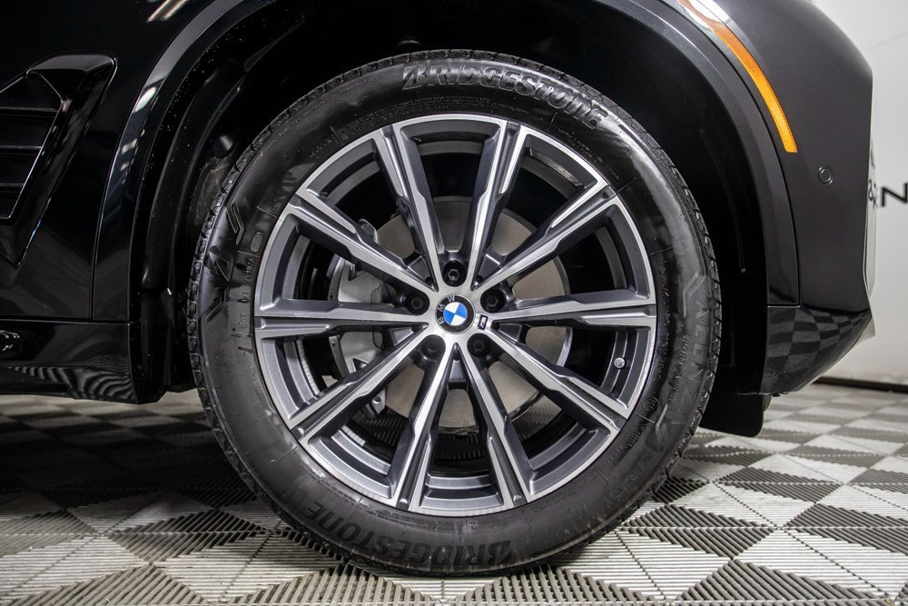 Used 2026 BMW X5 sDrive40i w/ M Sport Package image 41