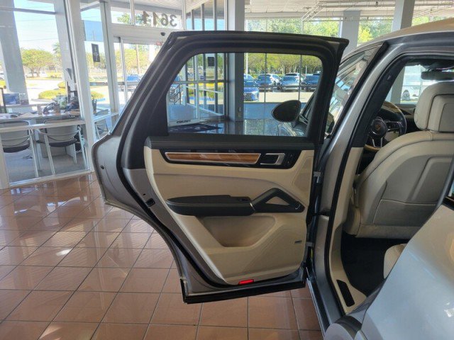 Used 2022 Porsche Cayenne GTS image 28
