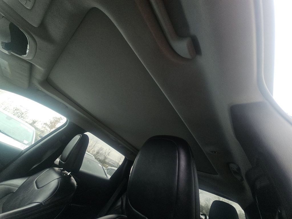 Used 2019 Jeep Cherokee Latitude Plus image 13