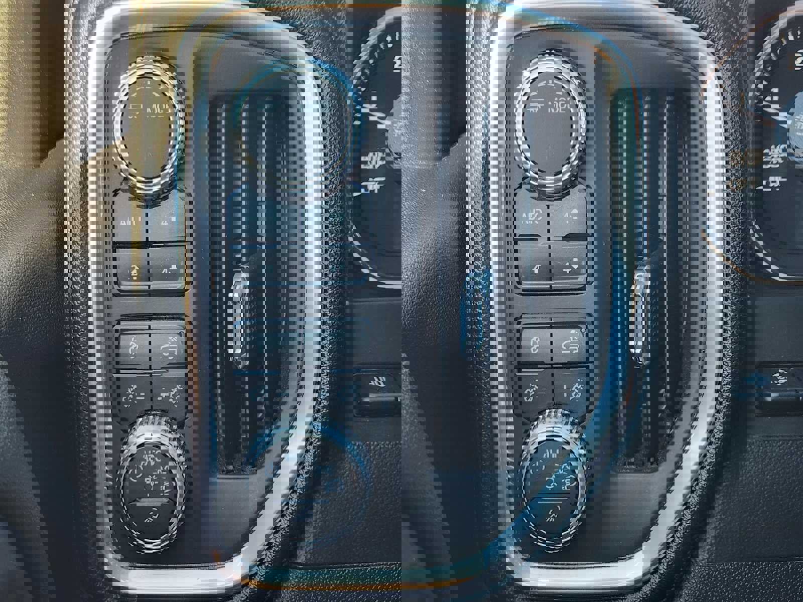 Used 2020 GMC Sierra 1500 AT4 w/ AT4 Premium Package image 25