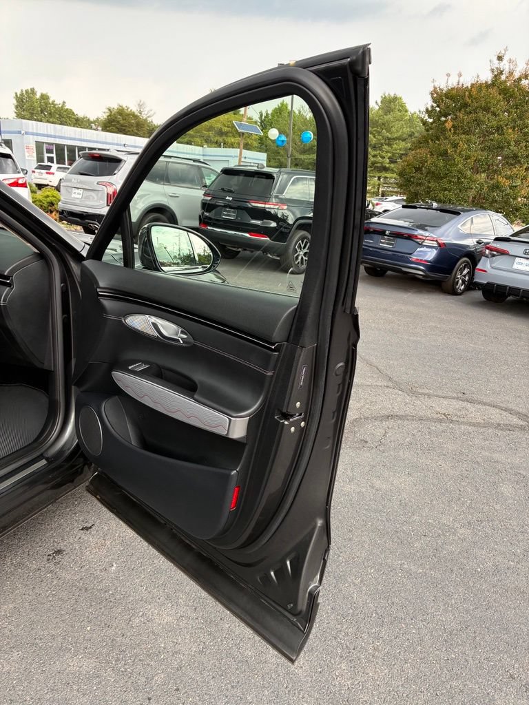 Used 2024 Genesis GV70 2.5T w/ Advanced Package AWD/4WD image 46
