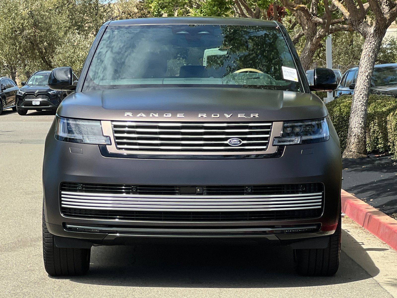 New 2026 Land Rover Range Rover SV AWD/4WD image 9