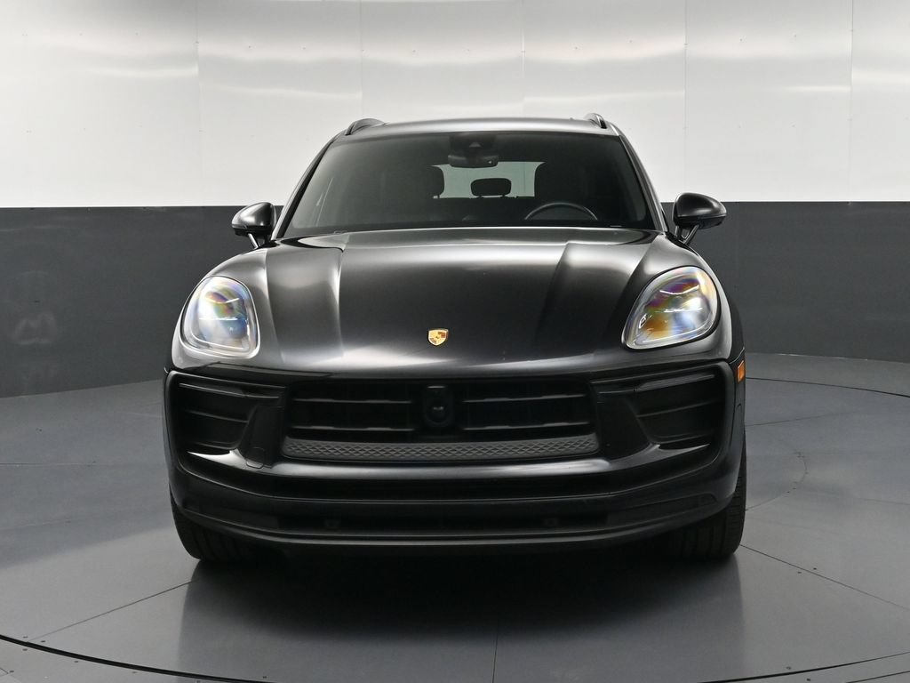 Certified 2024 Porsche Macan AWD/4WD image 11