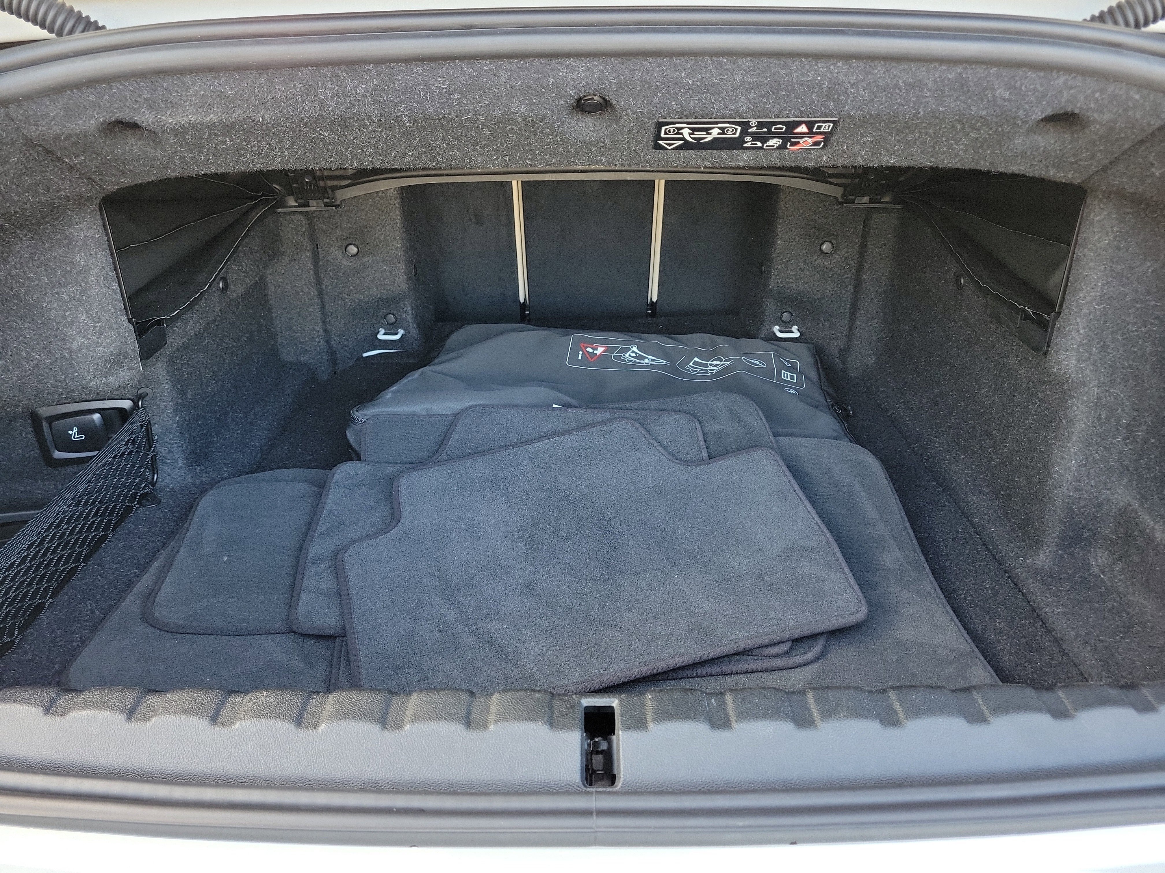 Used 2024 BMW M440i Convertible w/ Premium Package image 7