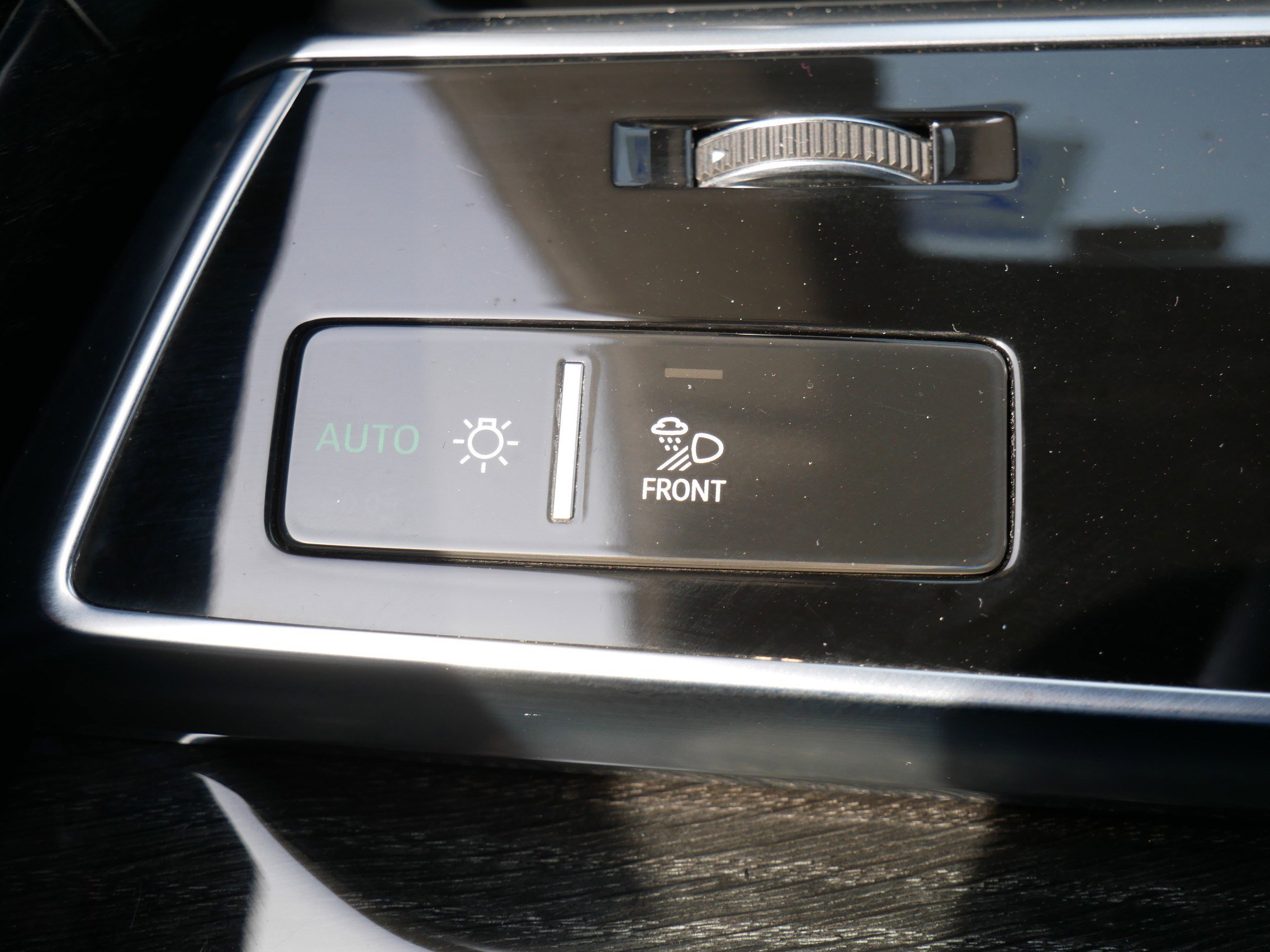 Used 2019 Audi Q8 Prestige image 25